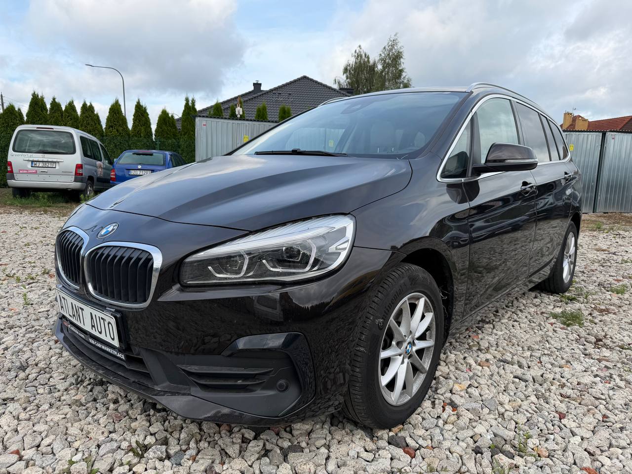 Чёрный BMW 216d Gran Tourer из Европы