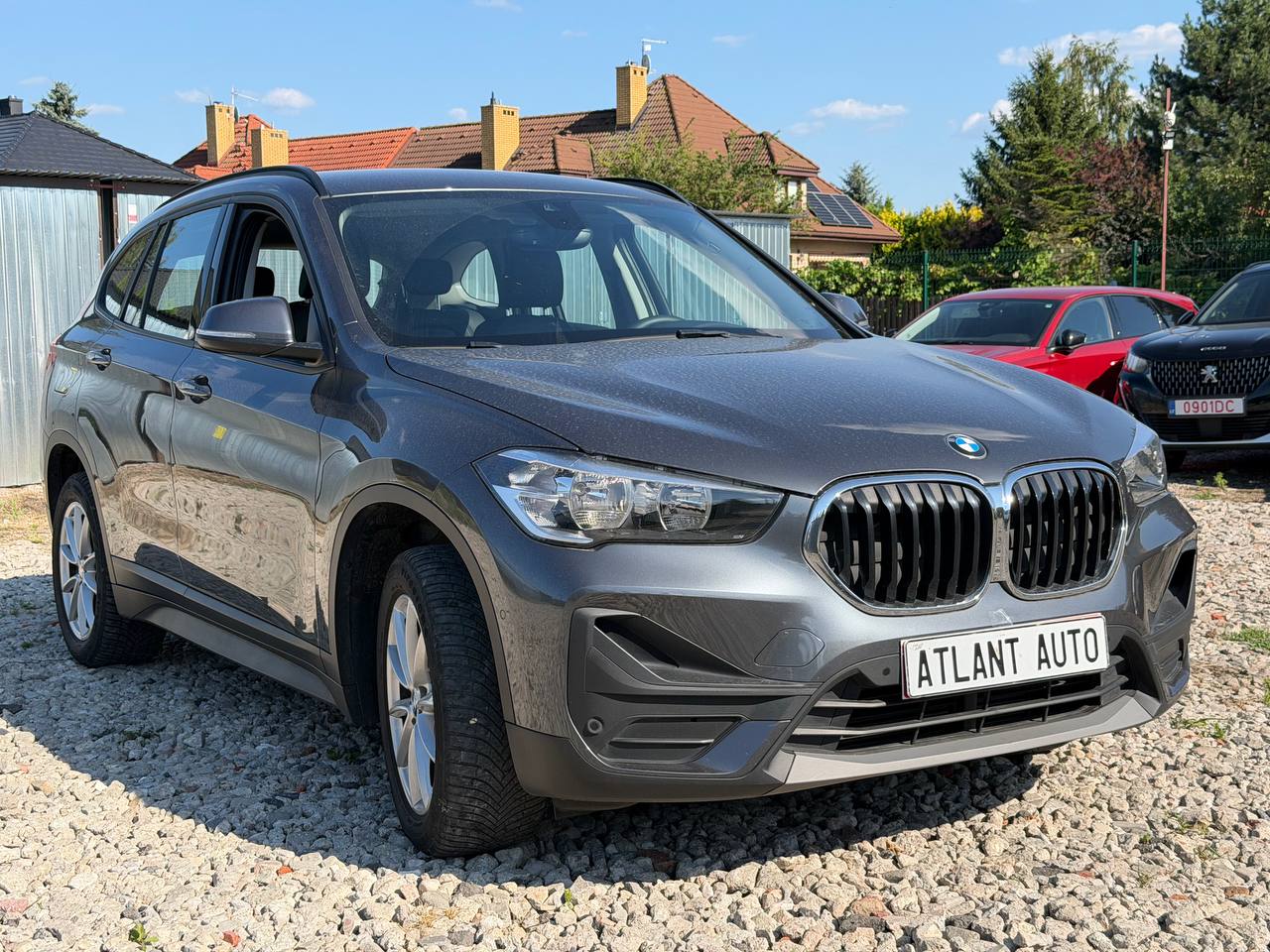 Серый BMW X1 sDrive16d из Европы