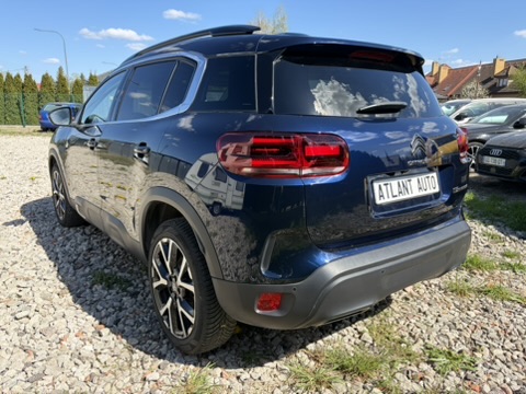 Синий Citroen C5 Aircross, вид сзади