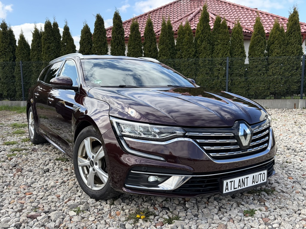 Renault Talisman Grandtour на площадке CarPlaza в Польше