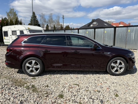 Renault Talisman Grandtour в профиль